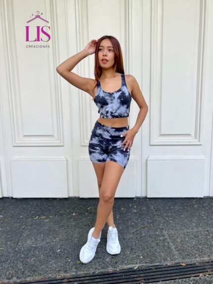 6 Conjunto deportivo Ana