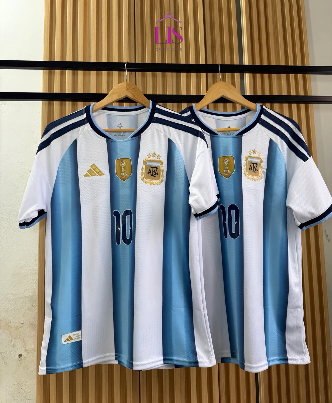 4f665061-9af2-4a4e-aa94-62ec90458c28 5 CAMISETA ARGENTINA HOMBRE - Imagen 1