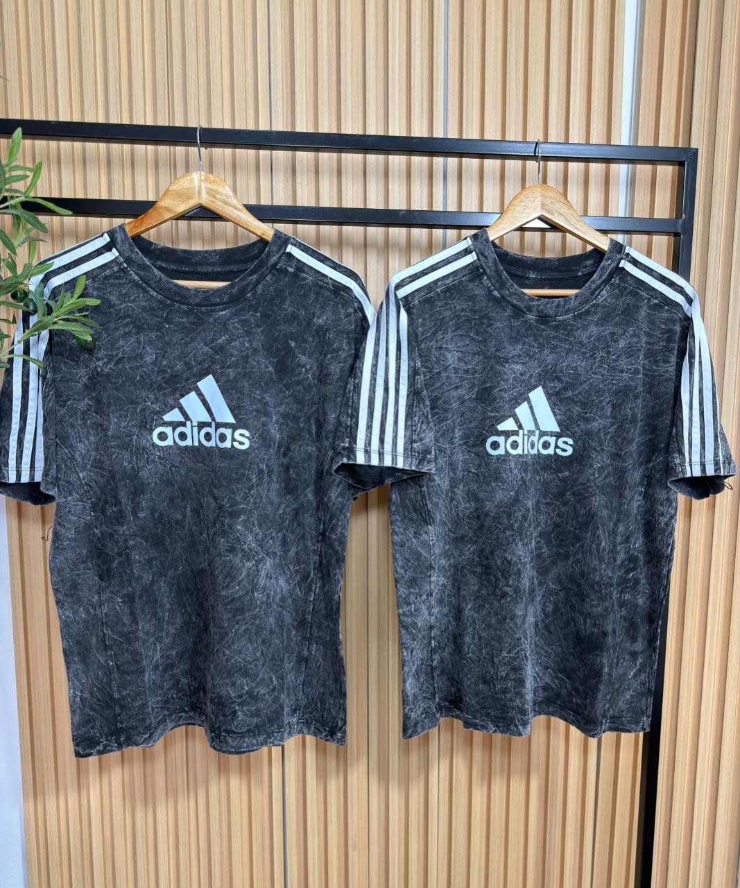 1199c6fb-2f12-4adf-96f7-120d9ce0d64f 5 REMERA HOMBRE ADI BATIC - Imagen 1