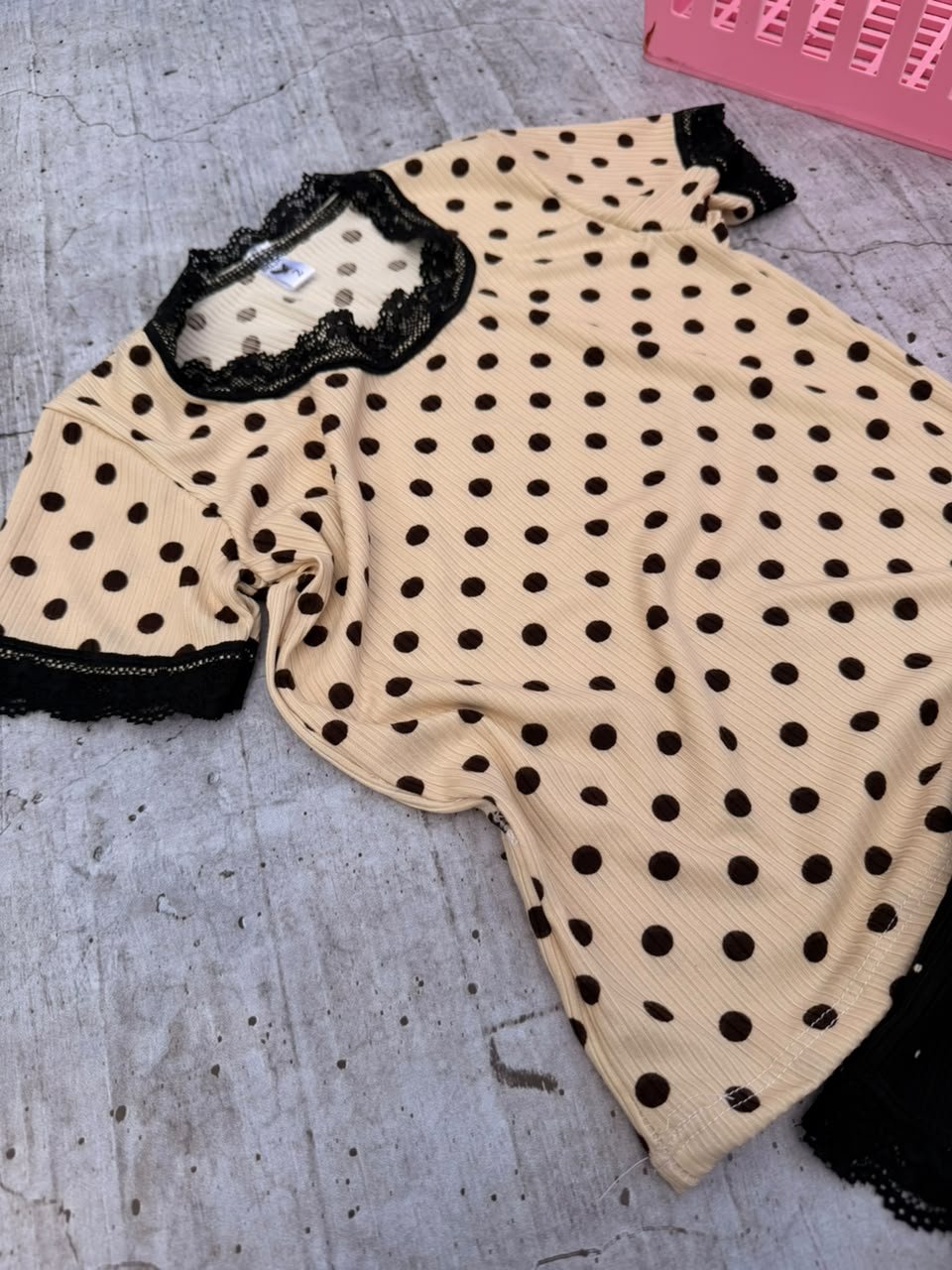 a249f75a-17ec-44bd-bedb-a007928df6ea 3 REMERA LUNARES DAMA - Imagen 1